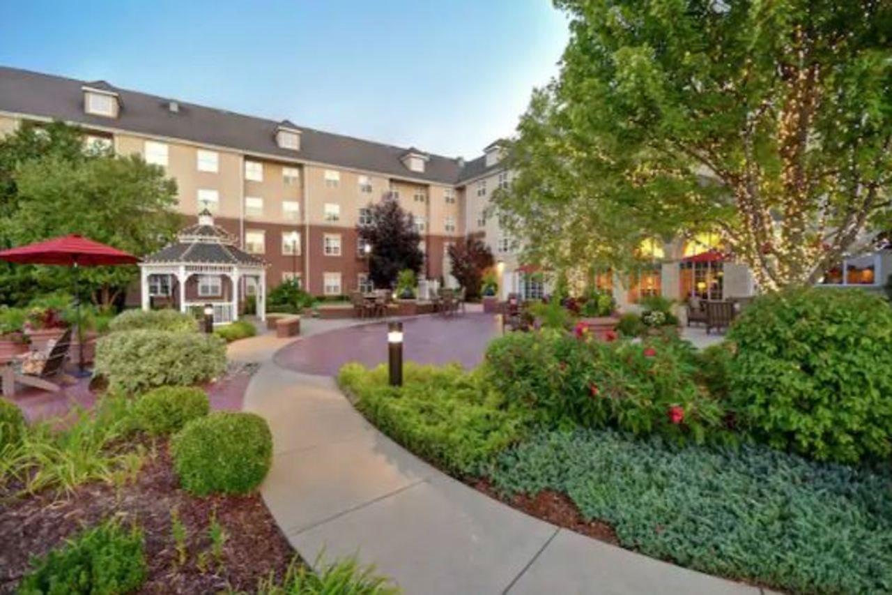 Homewood Suites By Hilton At The Waterfront Wichita Exteriör bild