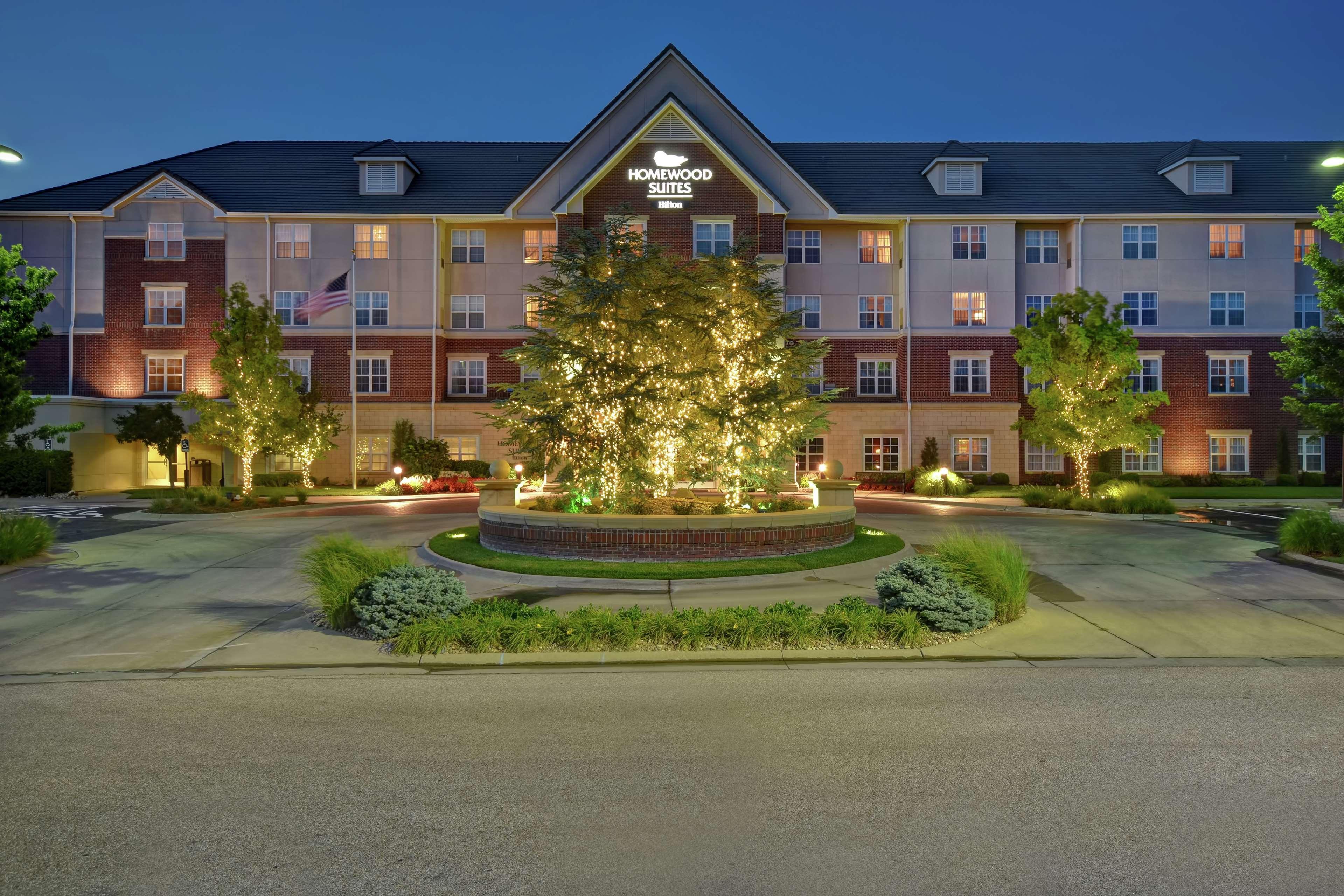 Homewood Suites By Hilton At The Waterfront Wichita Exteriör bild
