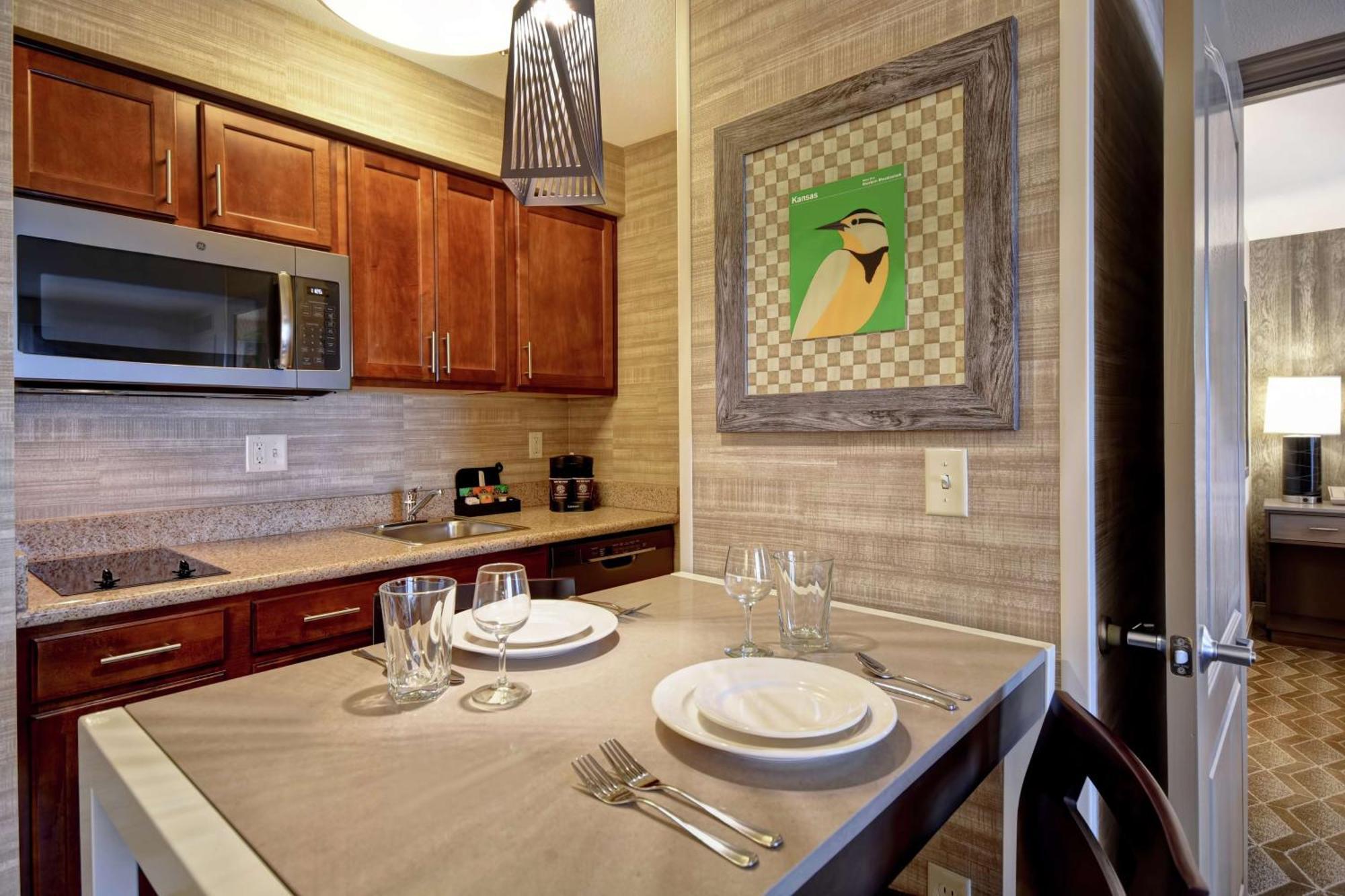 Homewood Suites By Hilton At The Waterfront Wichita Exteriör bild