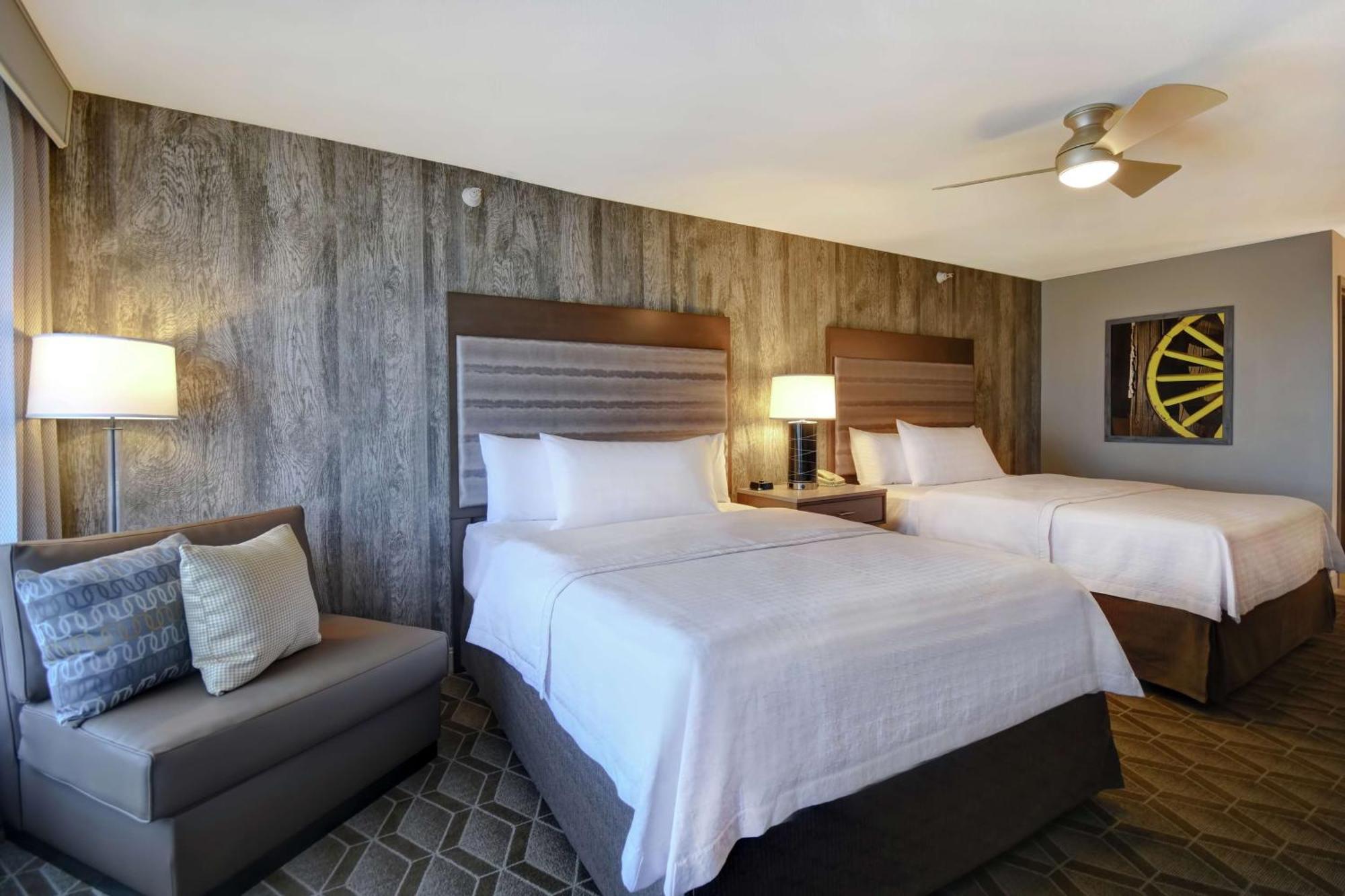 Homewood Suites By Hilton At The Waterfront Wichita Exteriör bild