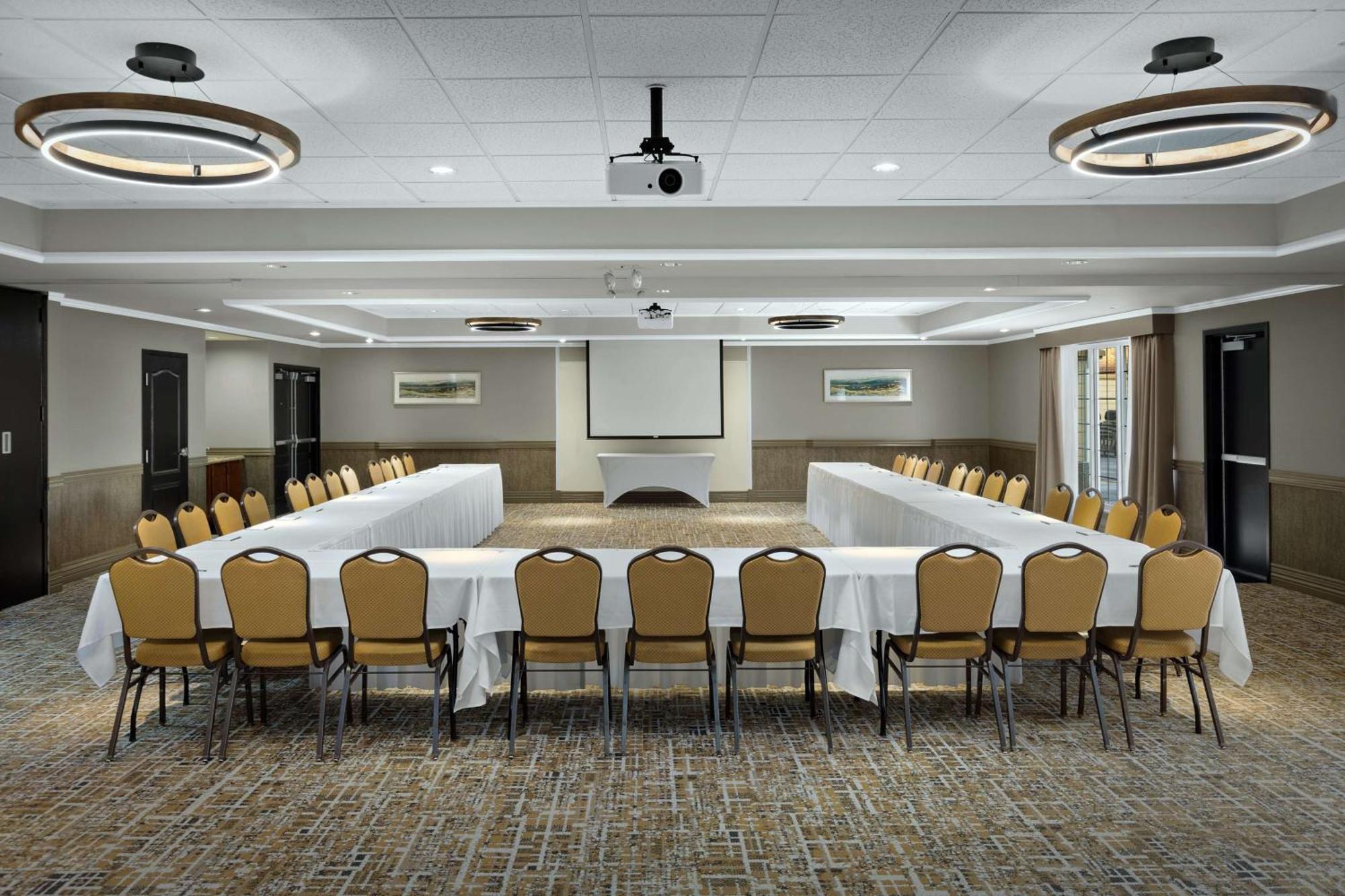 Homewood Suites By Hilton At The Waterfront Wichita Exteriör bild