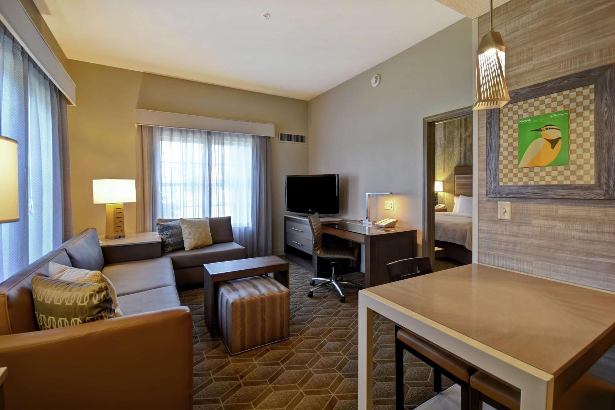 Homewood Suites By Hilton At The Waterfront Wichita Exteriör bild