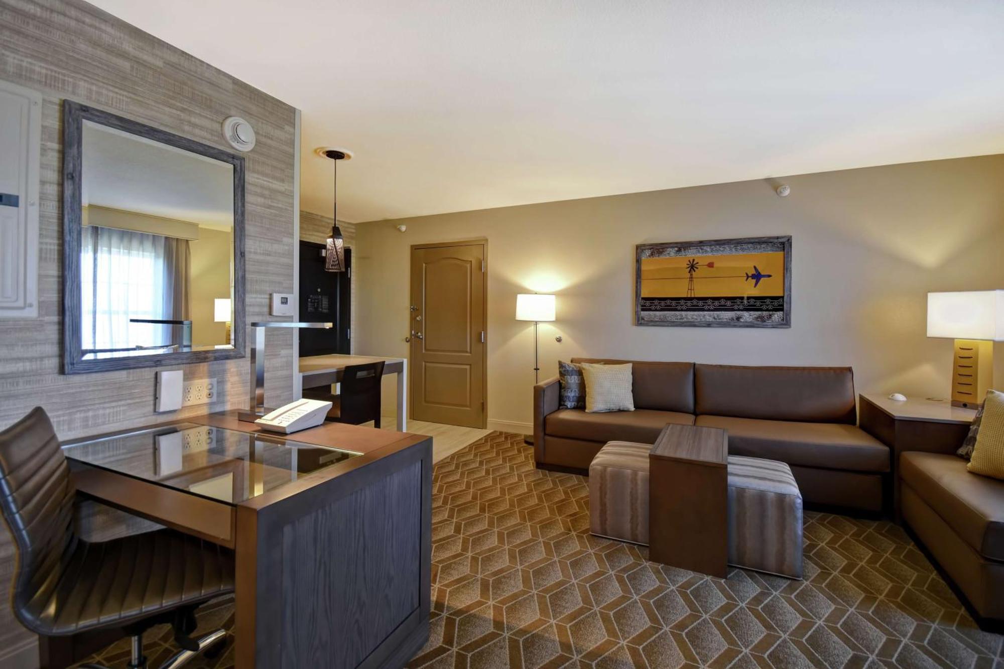 Homewood Suites By Hilton At The Waterfront Wichita Exteriör bild