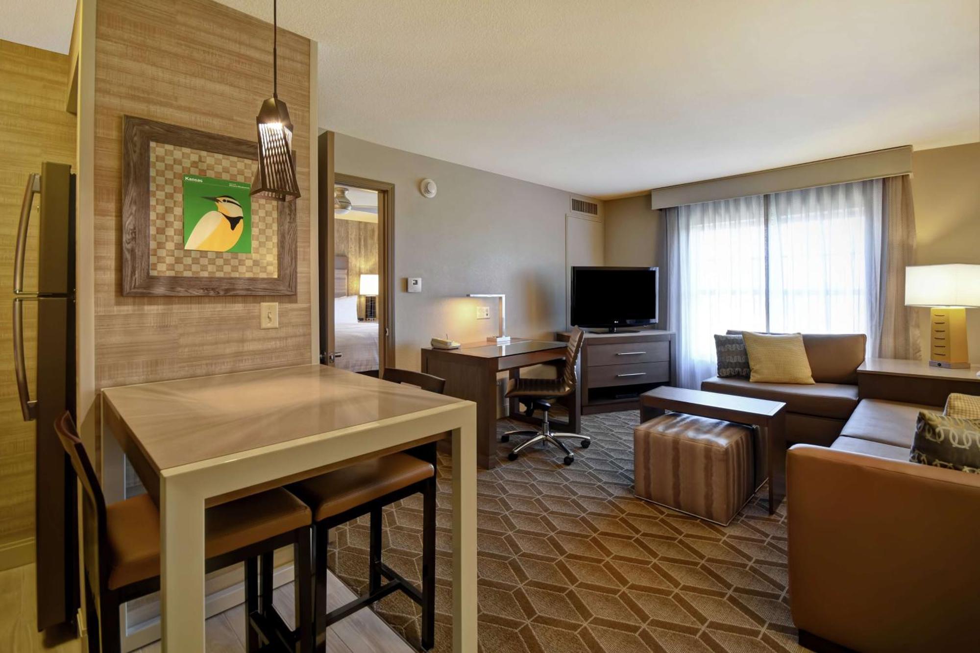 Homewood Suites By Hilton At The Waterfront Wichita Exteriör bild