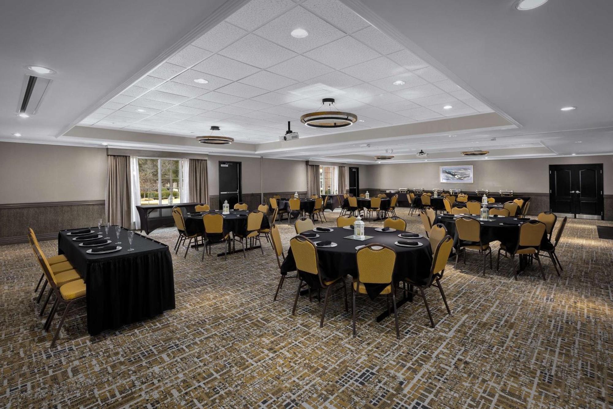 Homewood Suites By Hilton At The Waterfront Wichita Exteriör bild